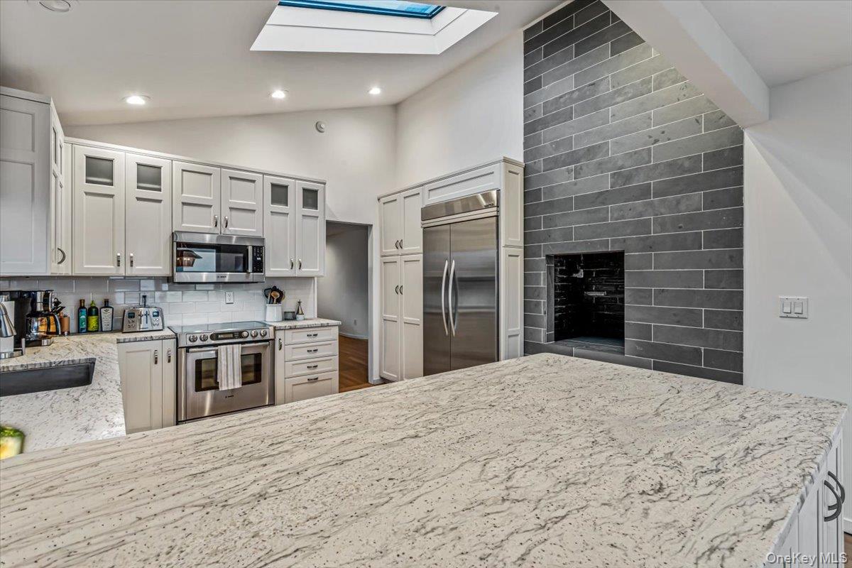 1025615 Property Photo 12