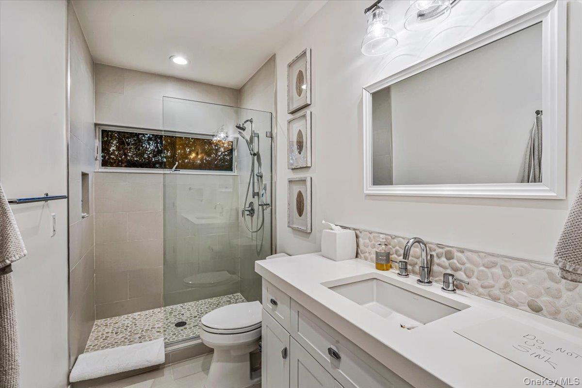1025615 Property Photo 17