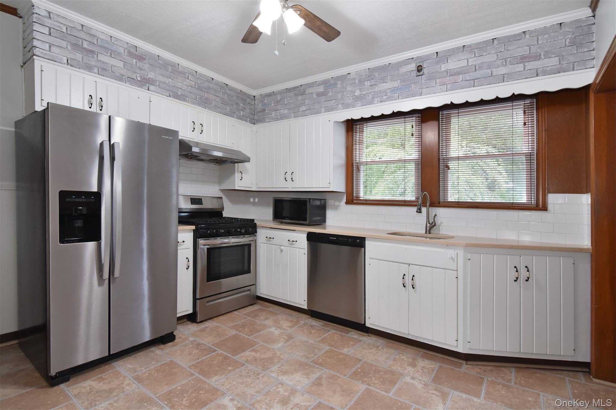 23 Webster Avenue Property Photo 9