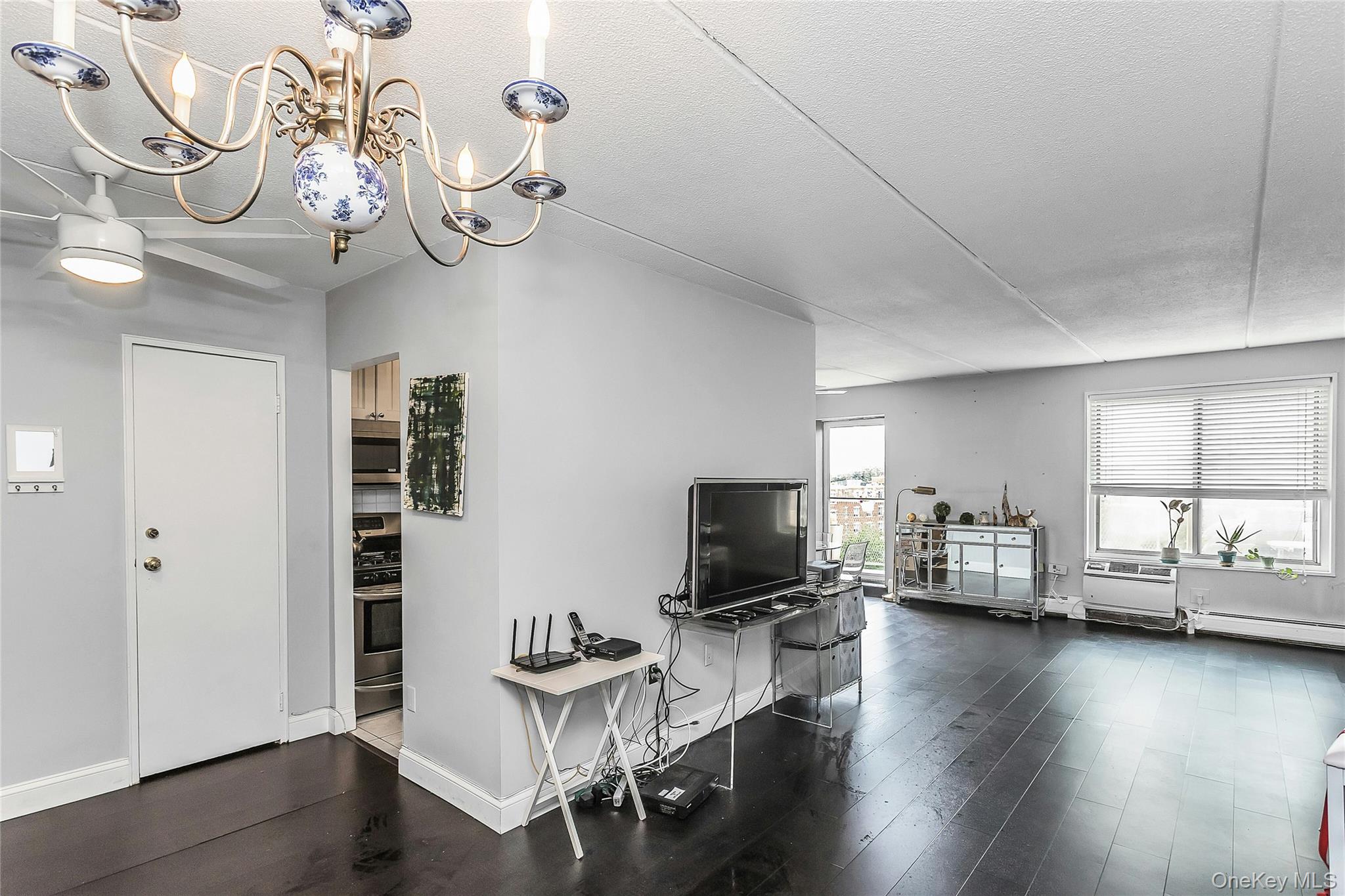 135 Post Avenue 6b Property Photo 6