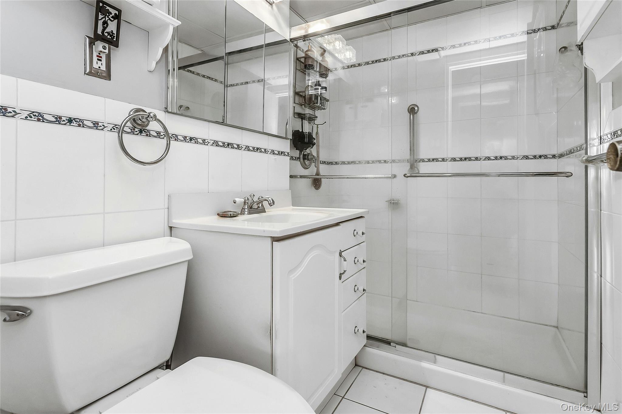 135 Post Avenue 6b Property Photo 18