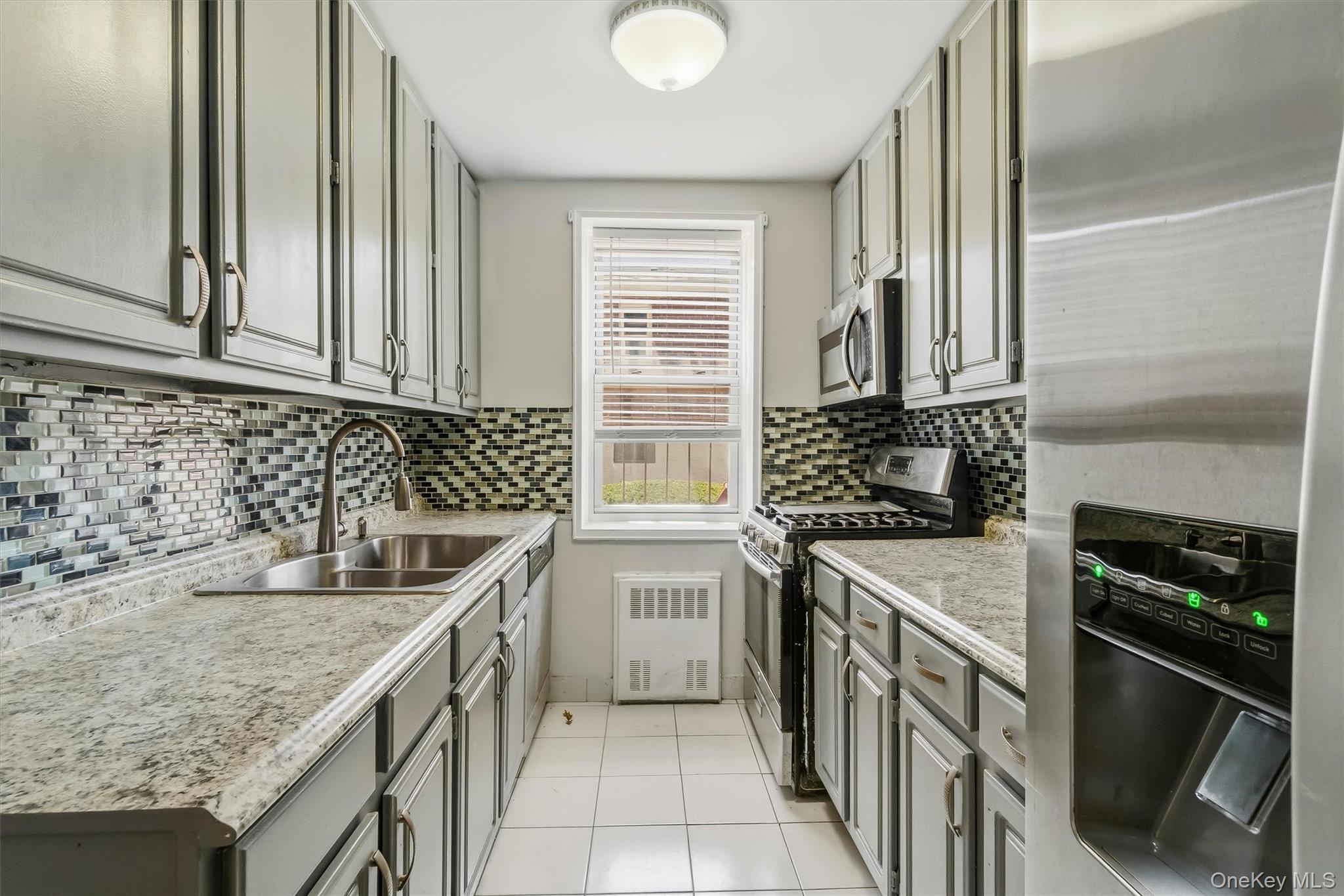 679 Warburton Avenue 2r Property Photo 13