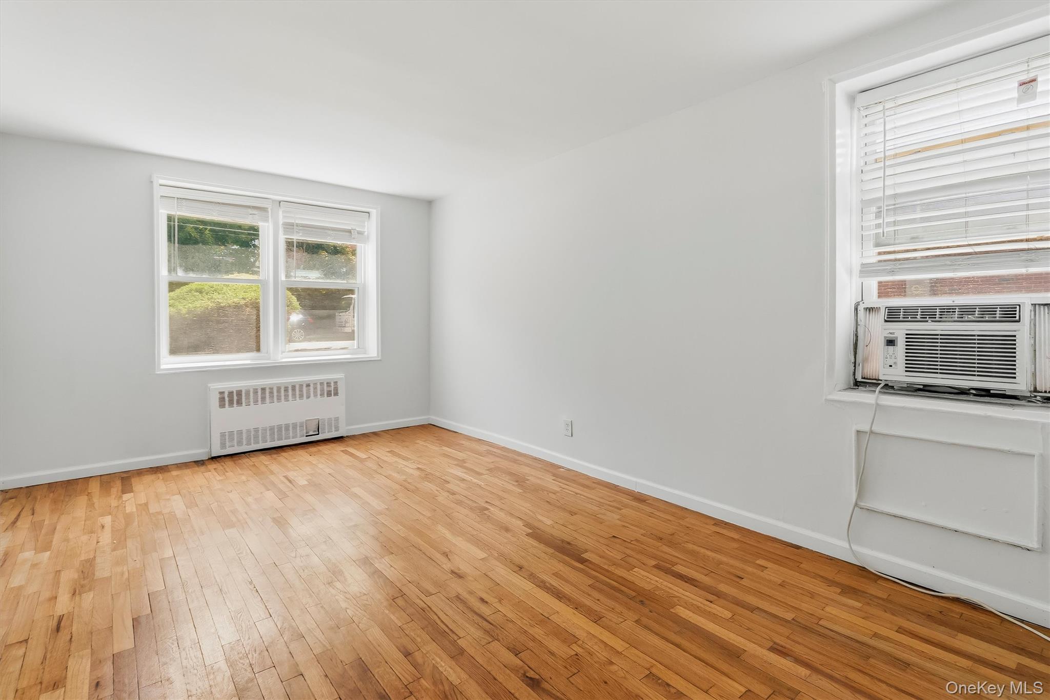 679 Warburton Avenue 2r Property Photo 19