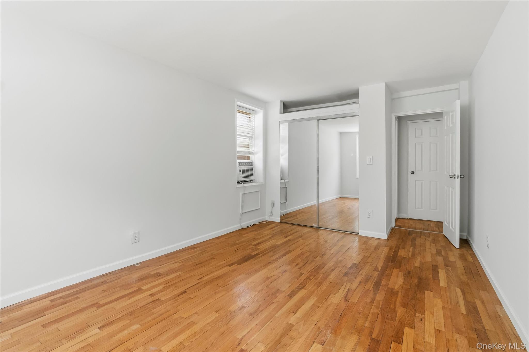 679 Warburton Avenue 2r Property Photo 20