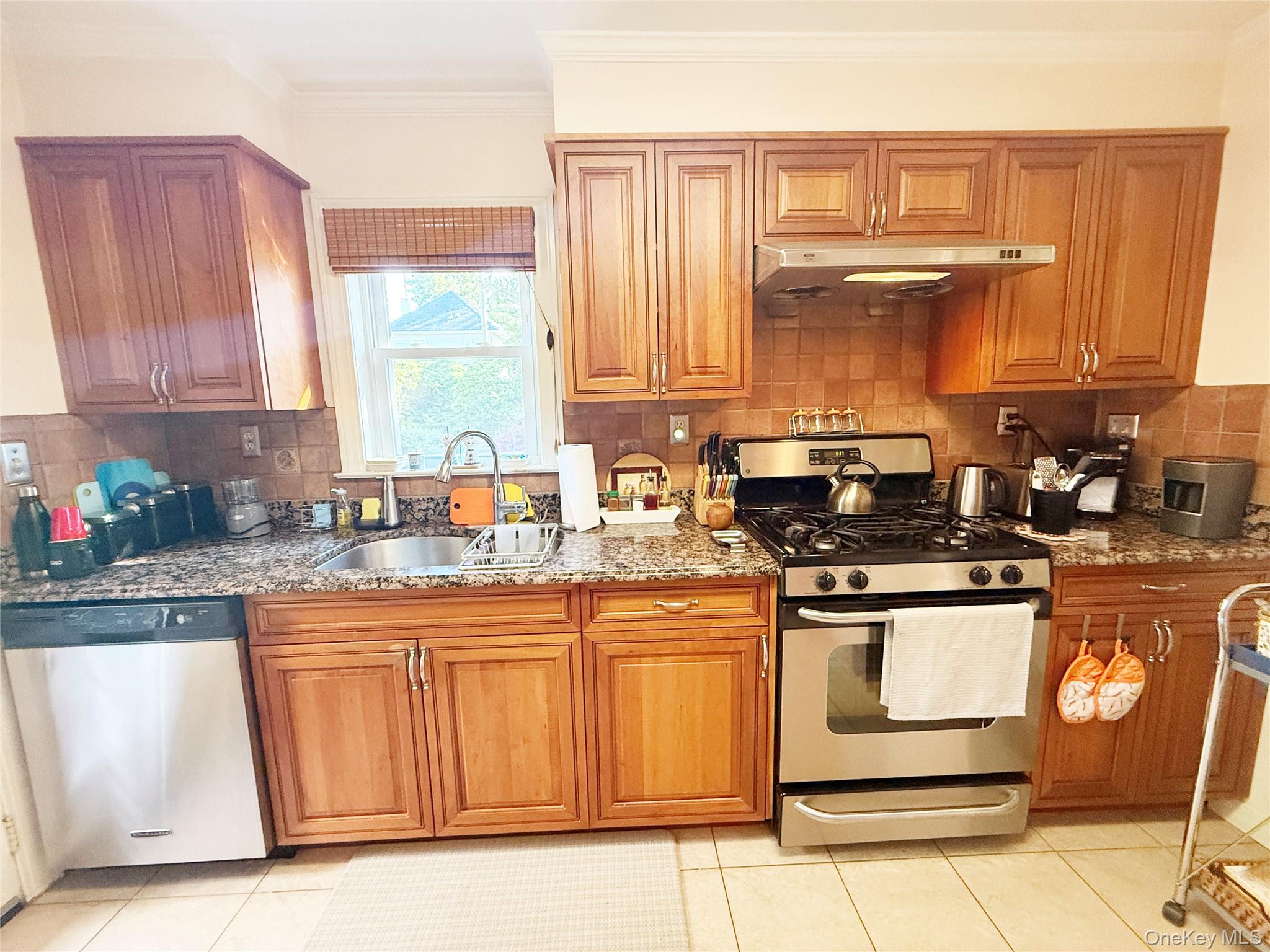 266 E Chester Street Property Photo 6
