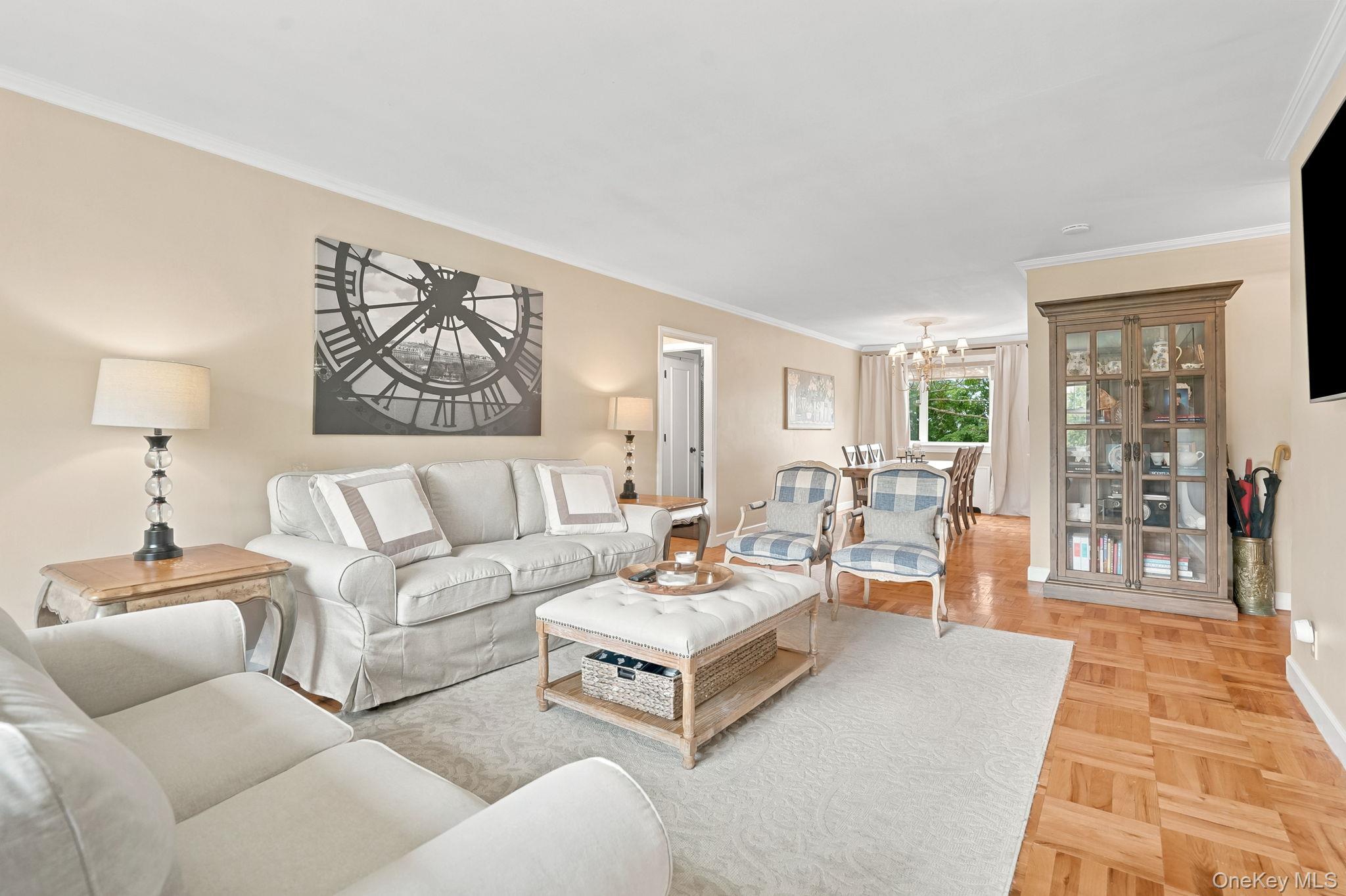 11 Westview Avenue 8-2 Property Photo 1