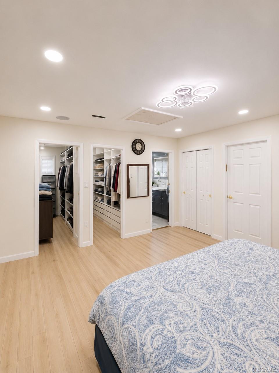 886 Woodmere Drive Property Photo 16