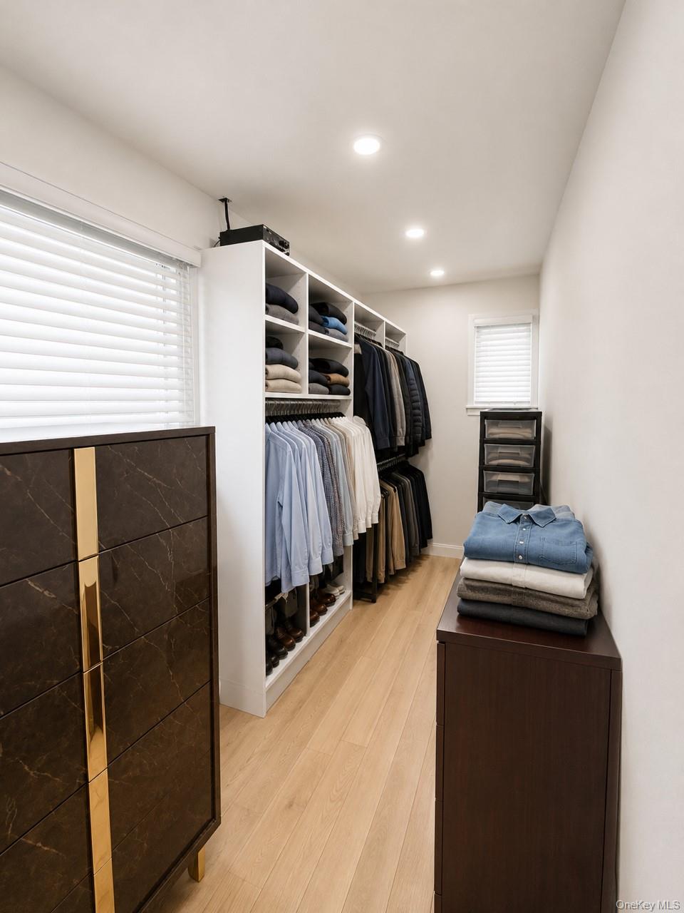 886 Woodmere Drive Property Photo 18