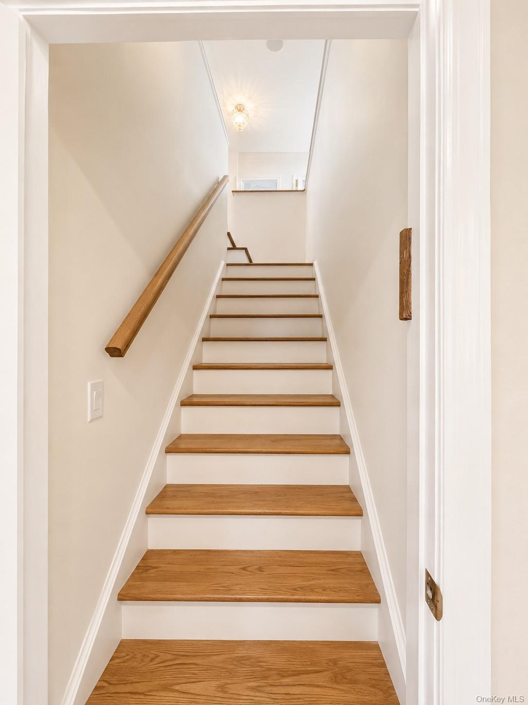 886 Woodmere Drive Property Photo 20