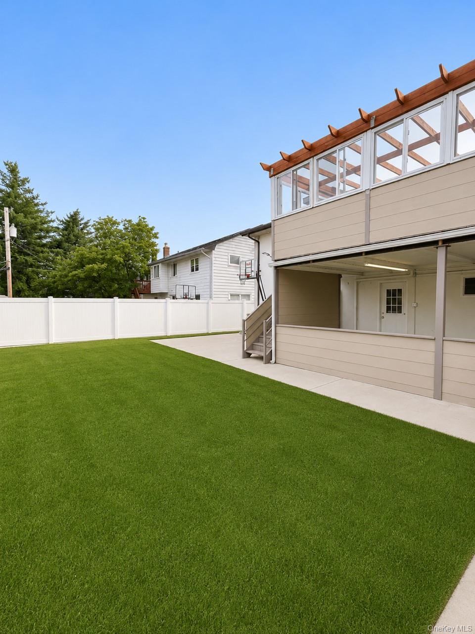 886 Woodmere Drive Property Photo 37