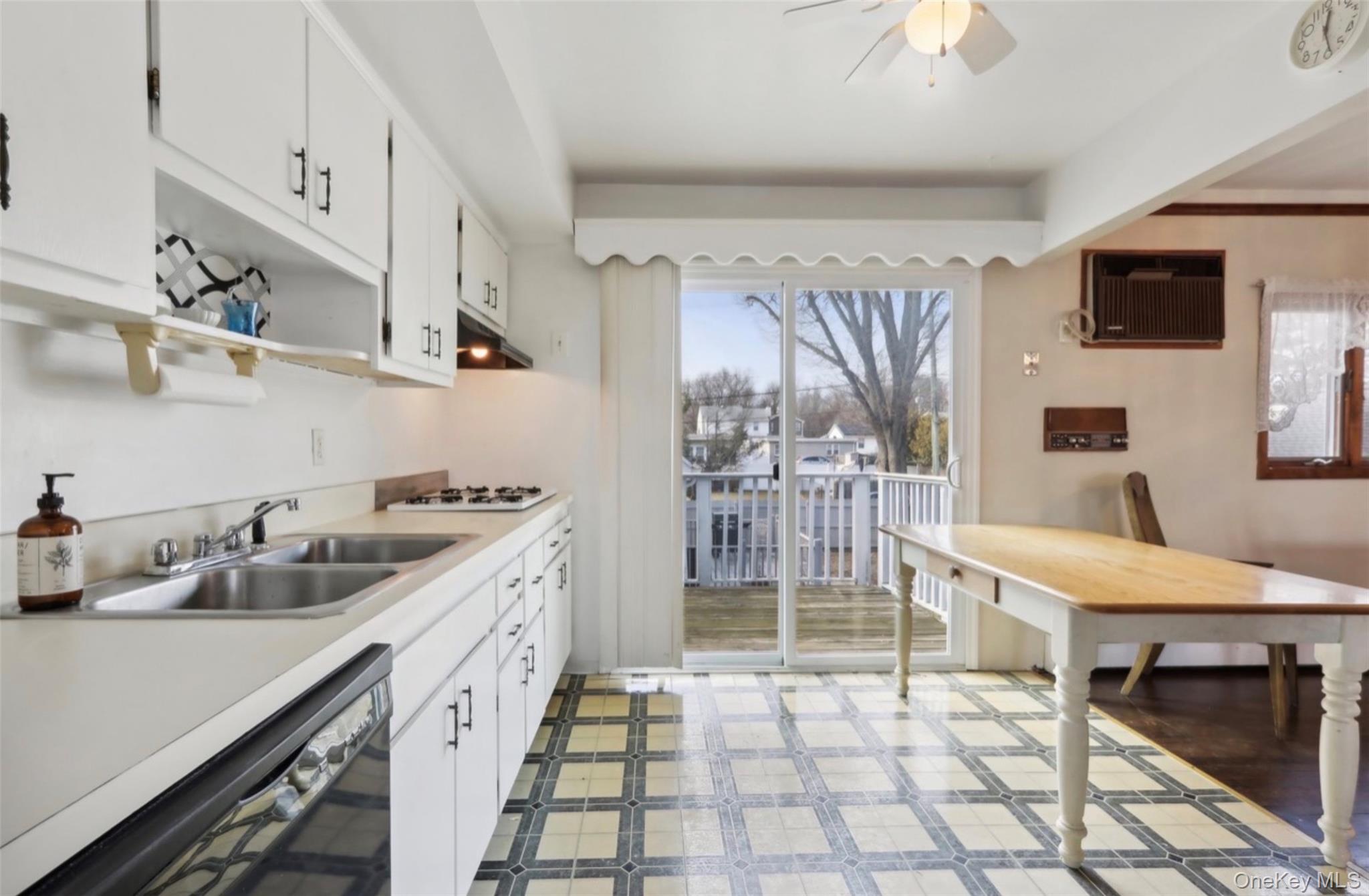 14 Lafayette Avenue Property Photo 9