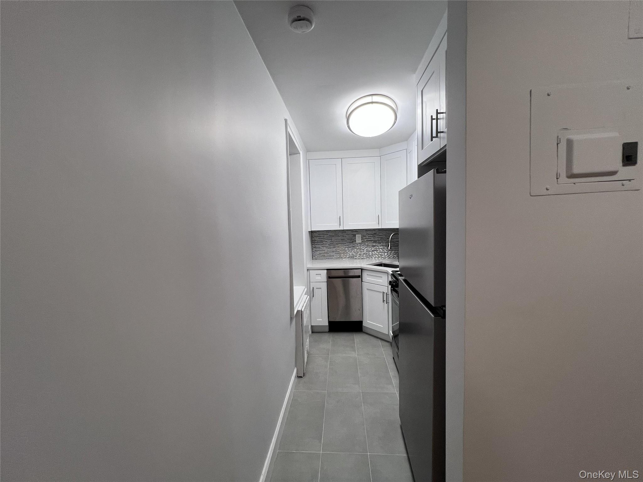 625 Gramatan Avenue 1a Property Photo 5