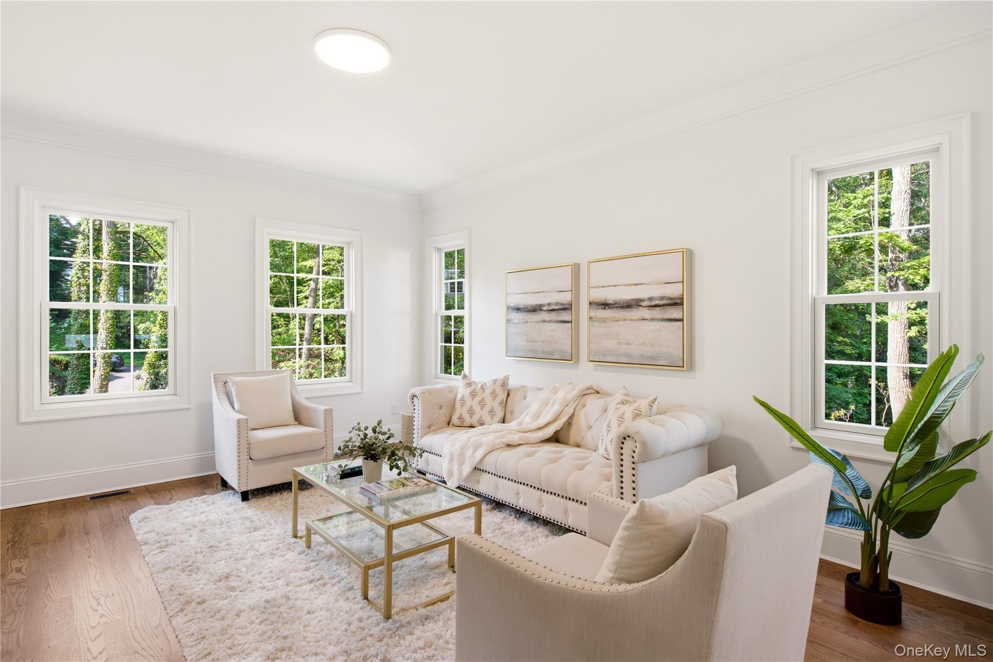 5 Glen Way Property Photo 4