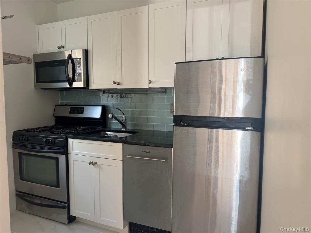 251 W Broadway 210 Property Photo 4