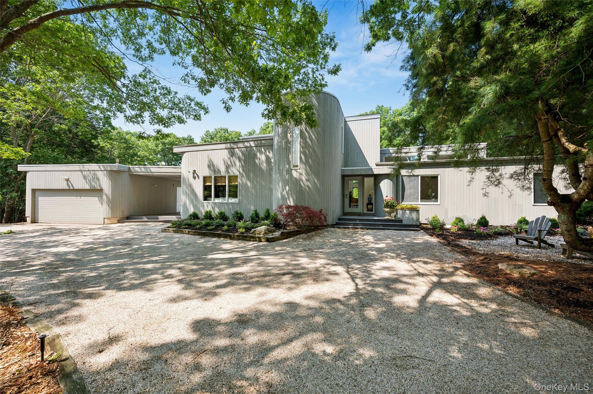 16 Elizabeth Lane Property Photo 2