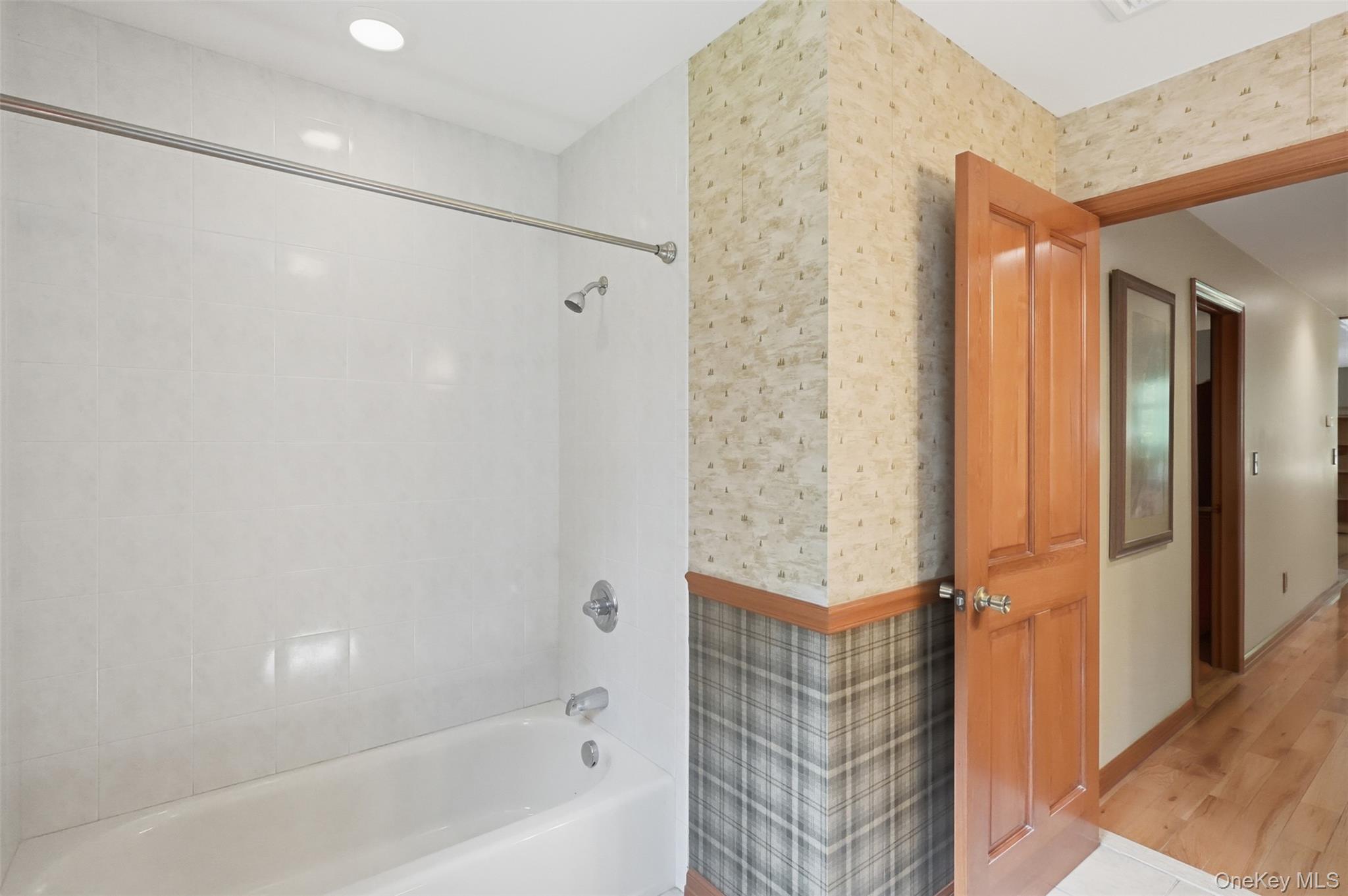 68 Bowen Road Property Photo 41