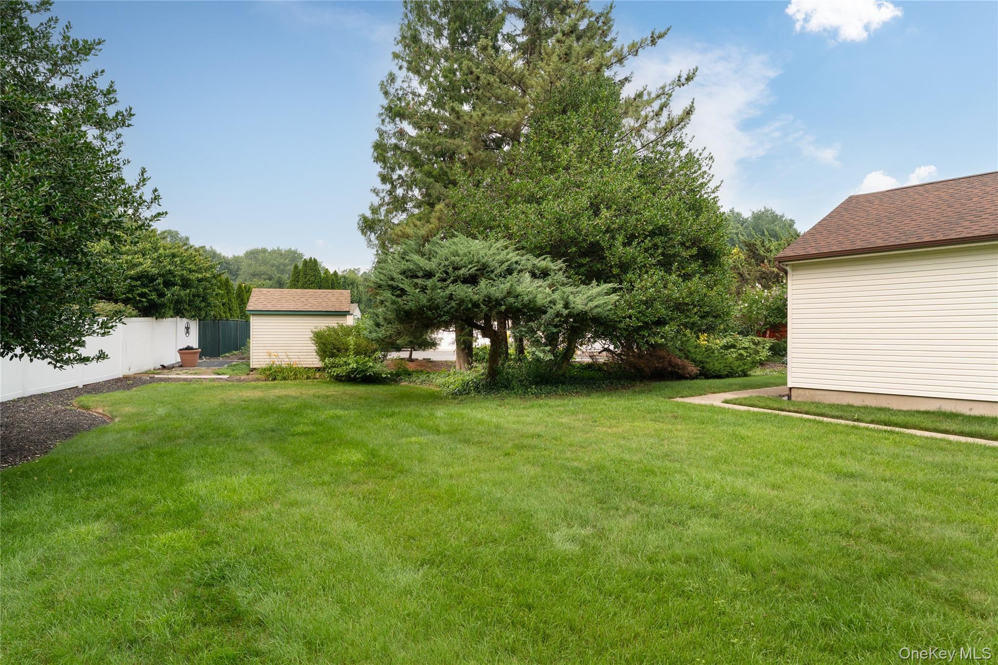 15 Fairfields Court Property Photo 32