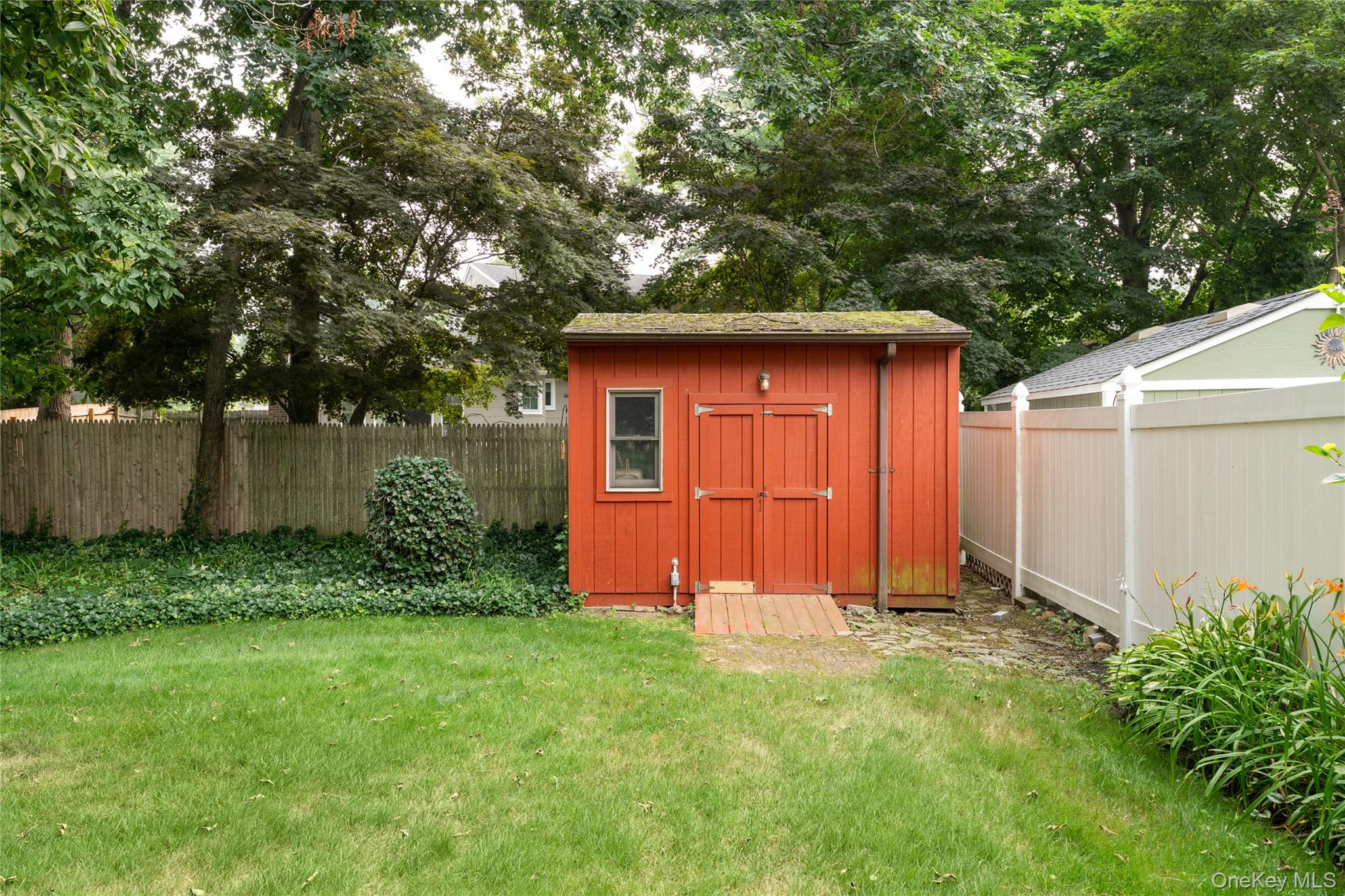 15 Fairfields Court Property Photo 33