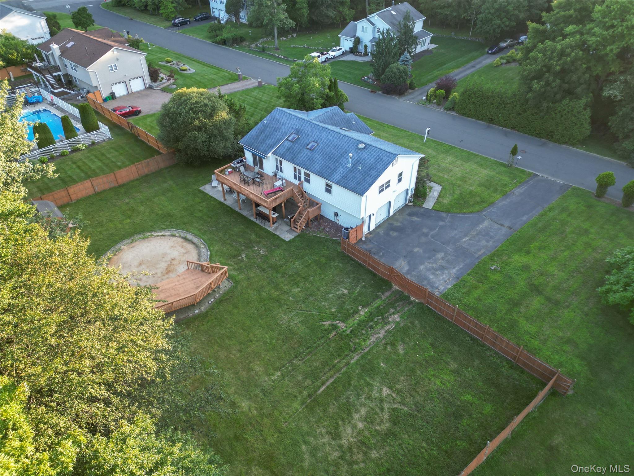 3 Aron Court Property Photo 4