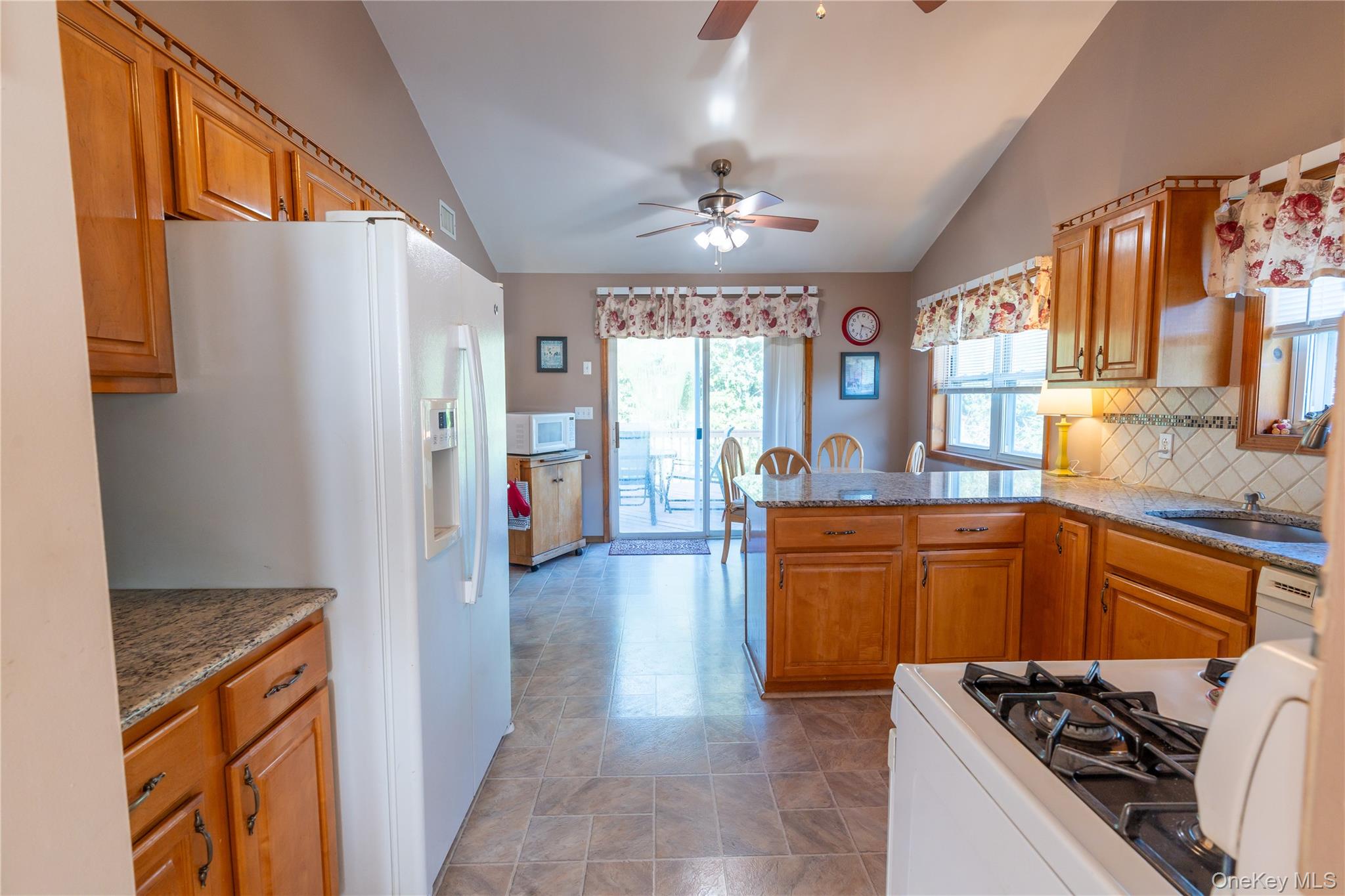 3 Aron Court Property Photo 9