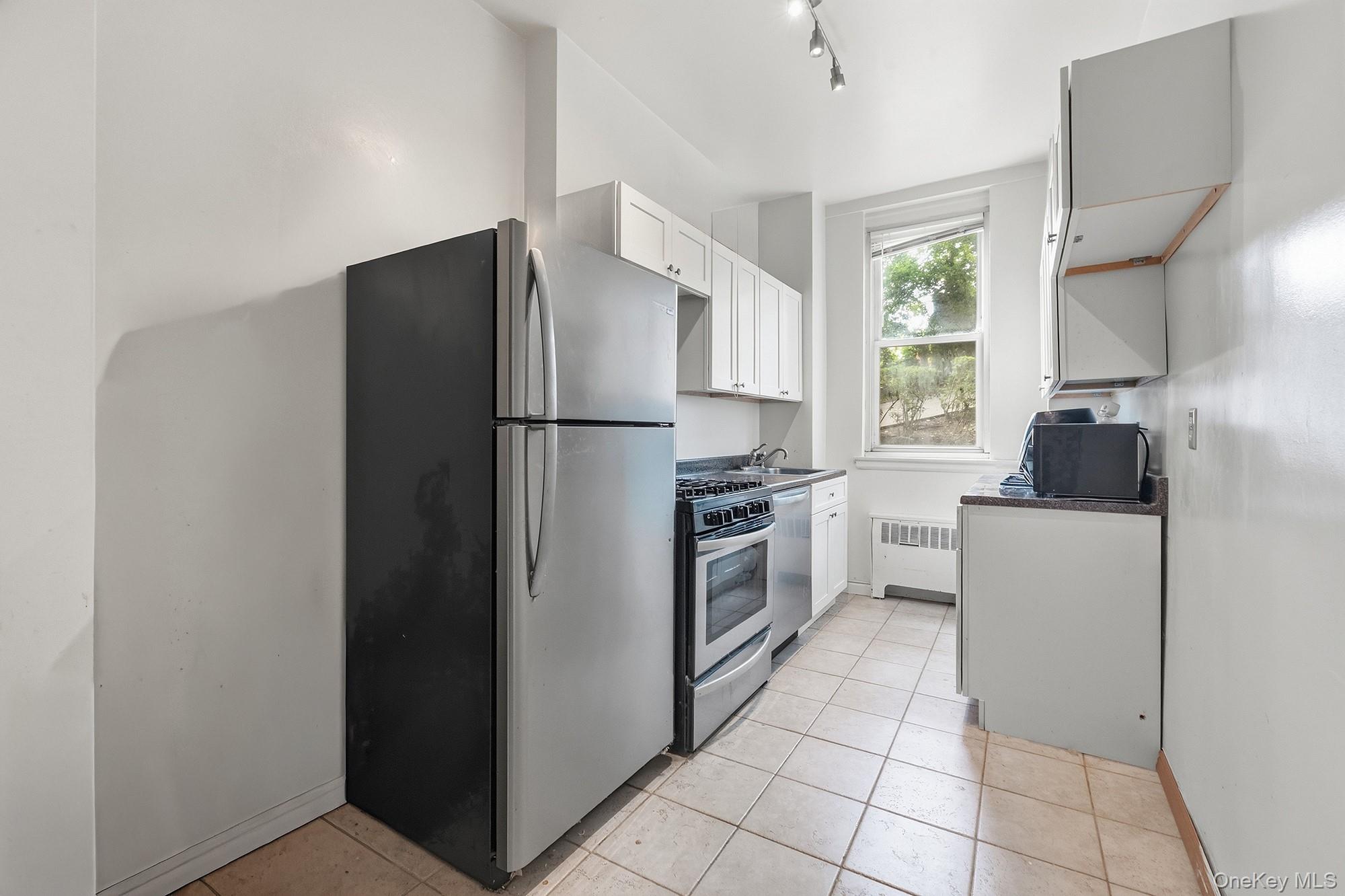 55 Knolls Crescent 1c Property Photo 6
