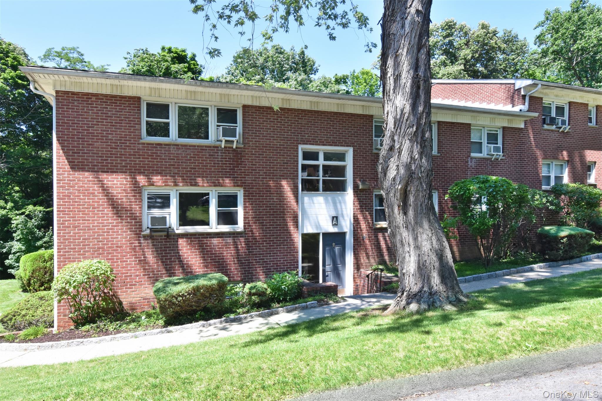 140 N Broadway A-1 Property Photo 1