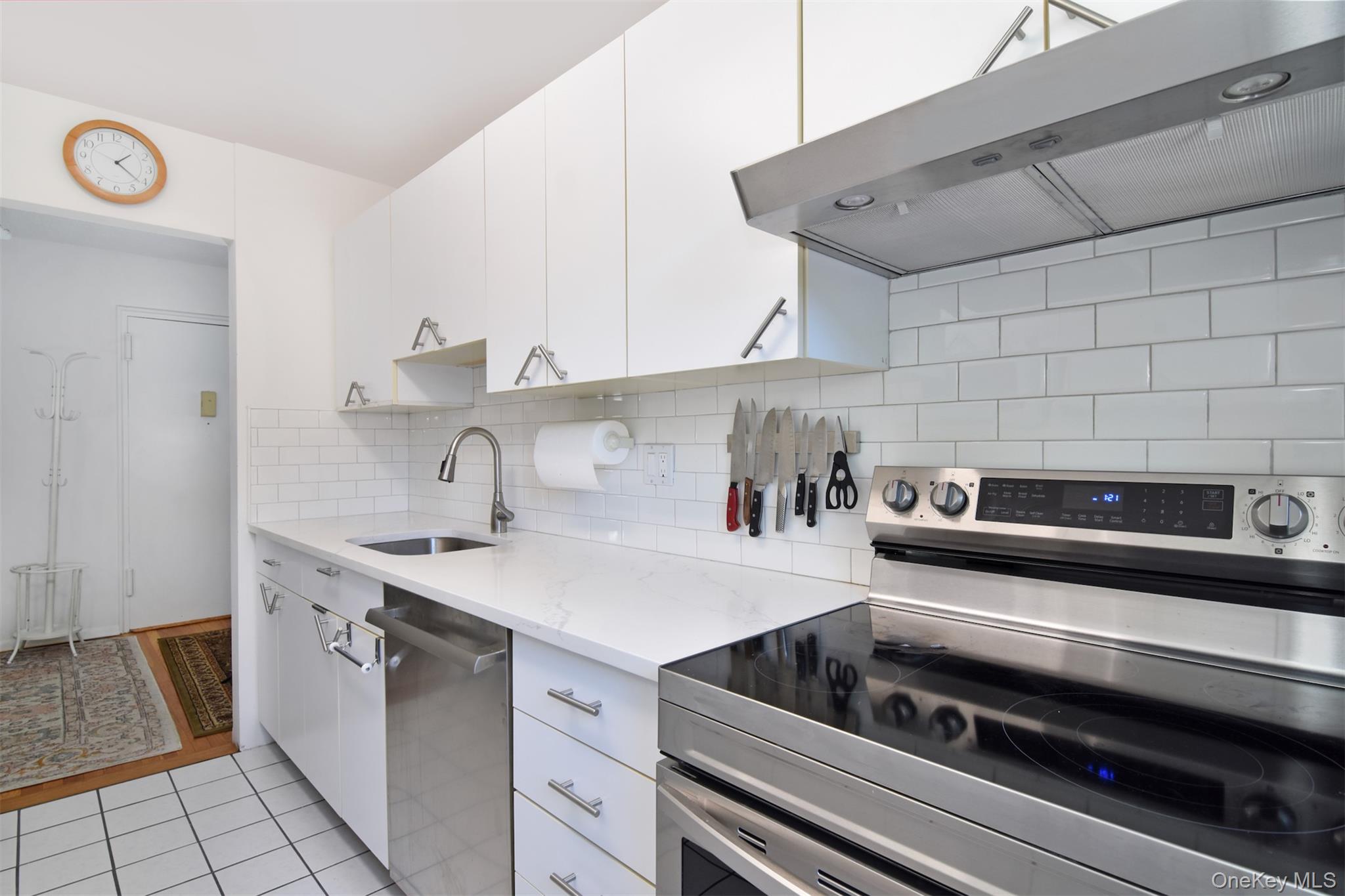 140 N Broadway A-1 Property Photo 9
