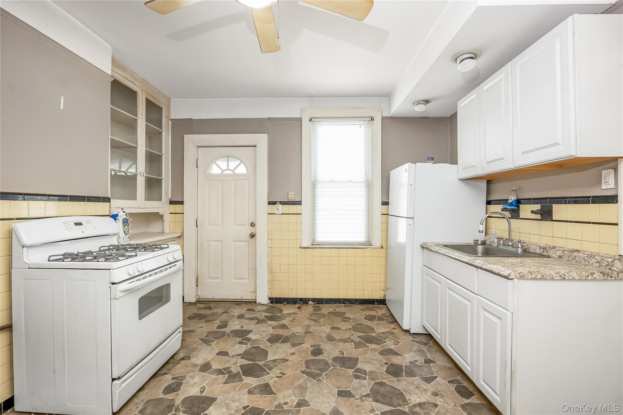 59-56 57th Road Property Photo 10