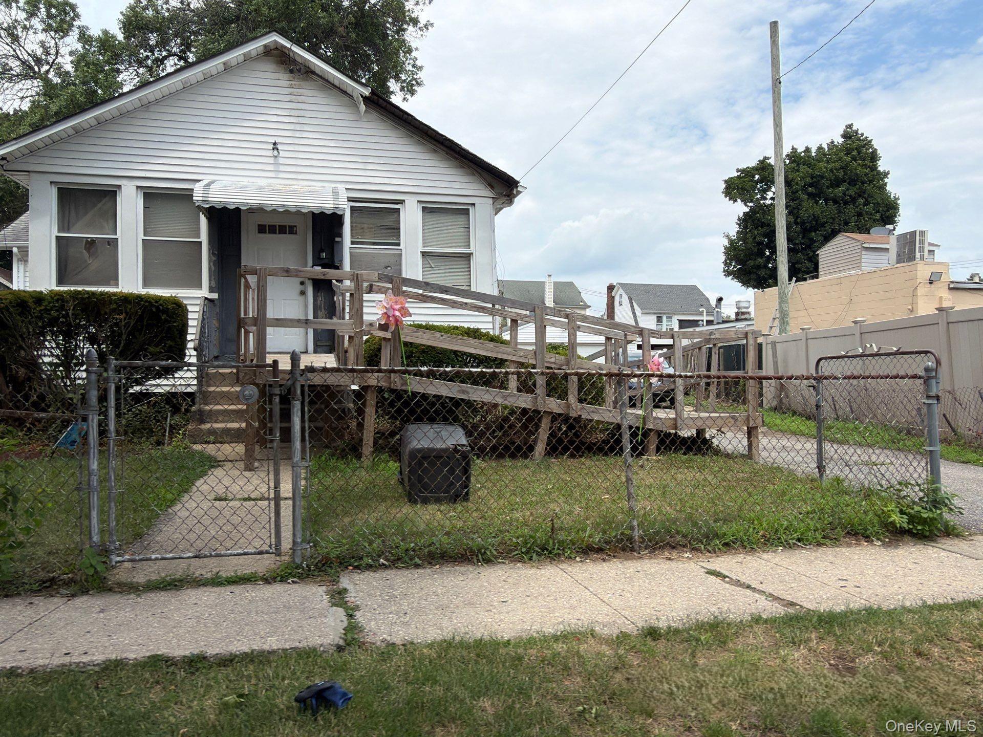 27 Midwood Street Property Photo 2