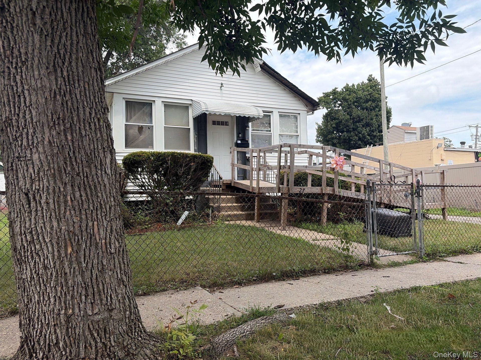 27 Midwood Street Property Photo 3