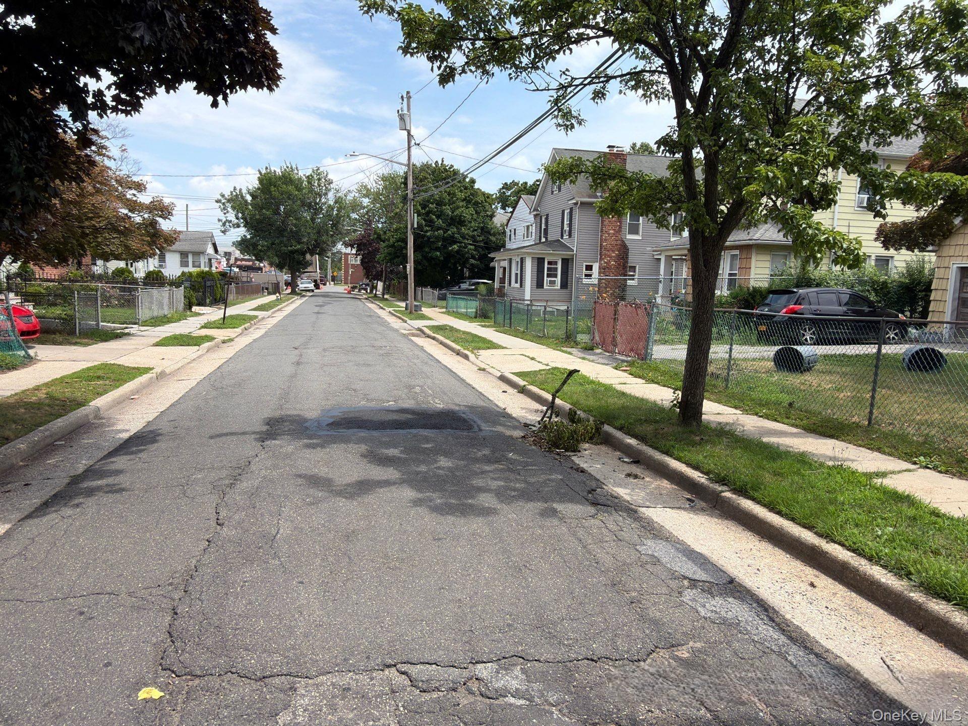 27 Midwood Street Property Photo 4