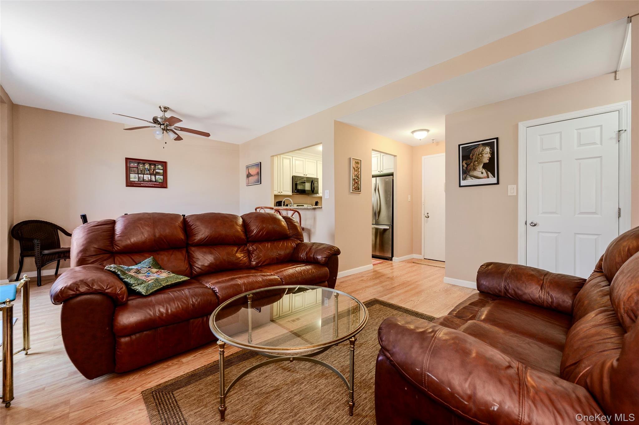 100 W Broadway 1e Property Photo 4