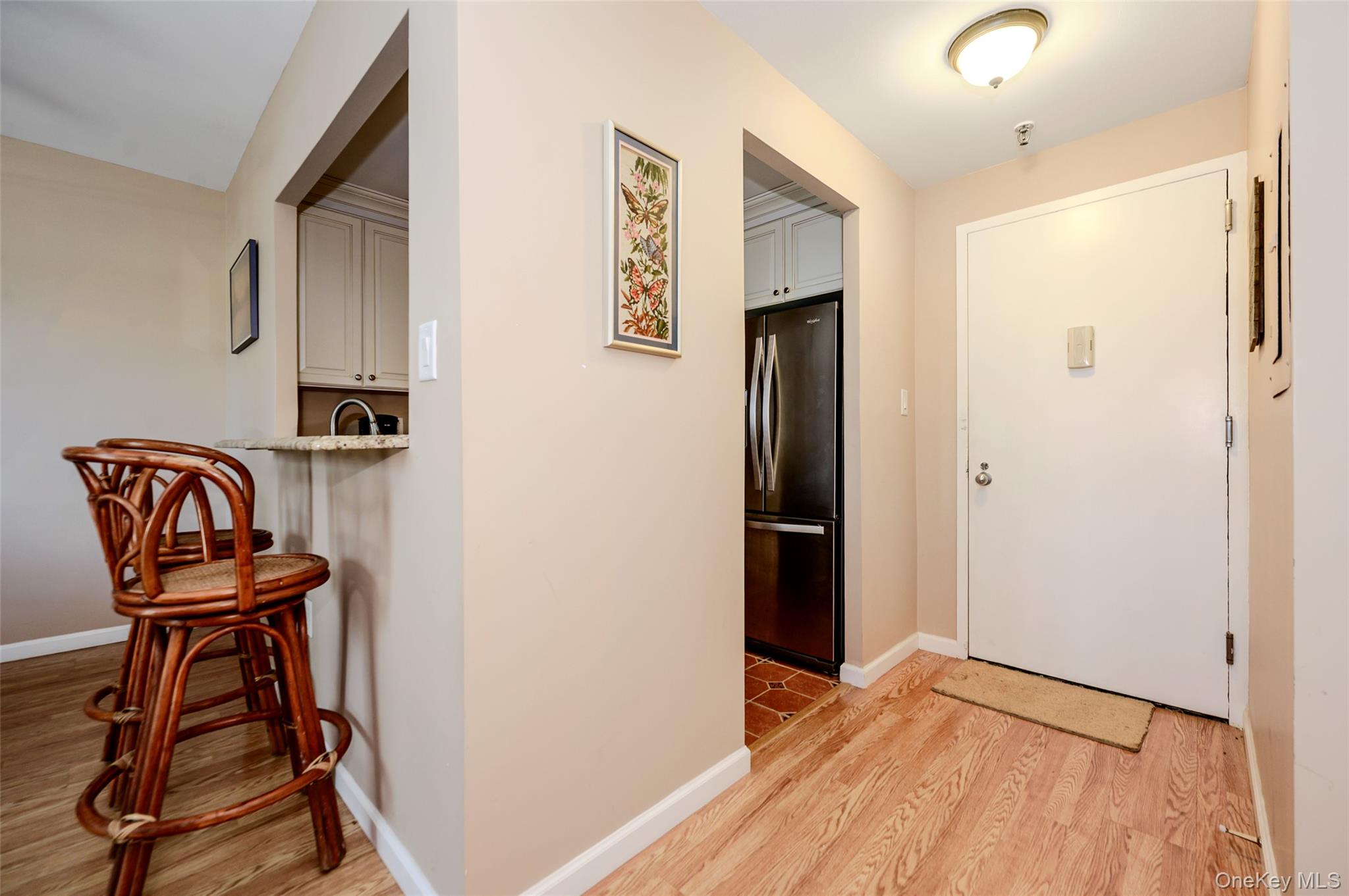 100 W Broadway 1e Property Photo 8