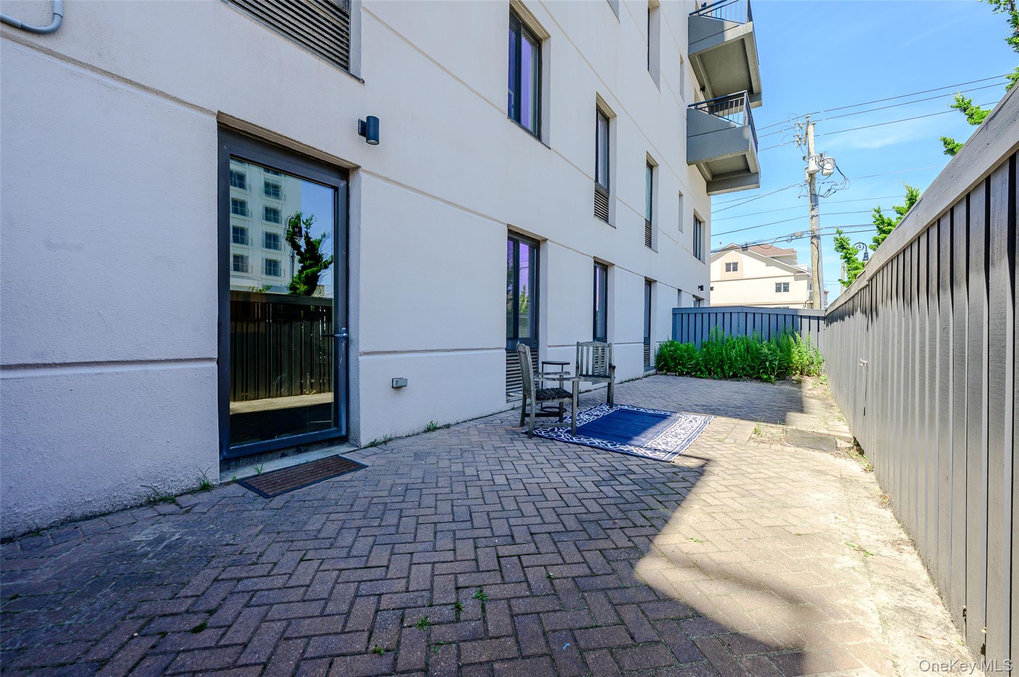 100 W Broadway 1e Property Photo 9