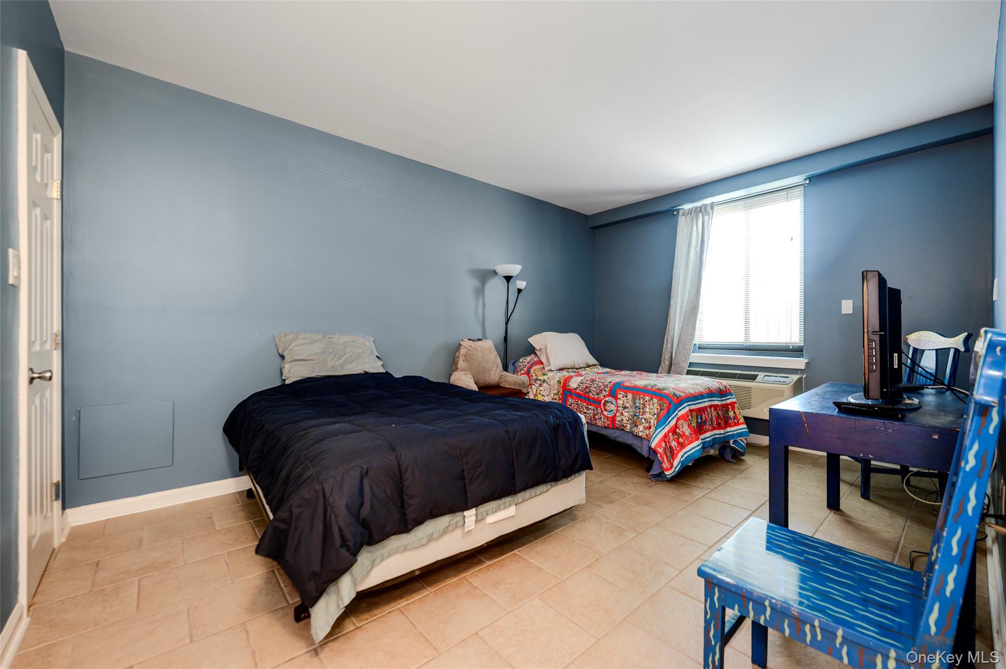 100 W Broadway 1e Property Photo 27