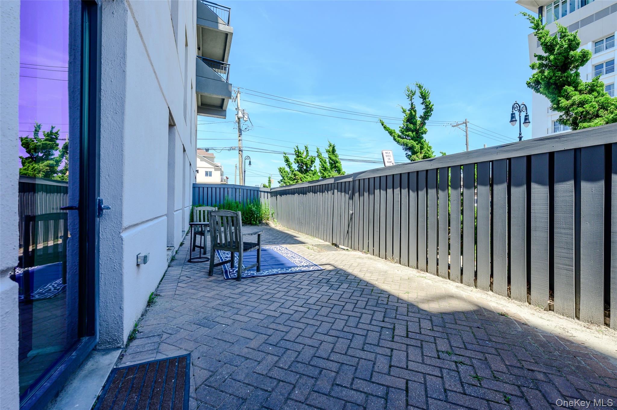 100 W Broadway 1e Property Photo 33
