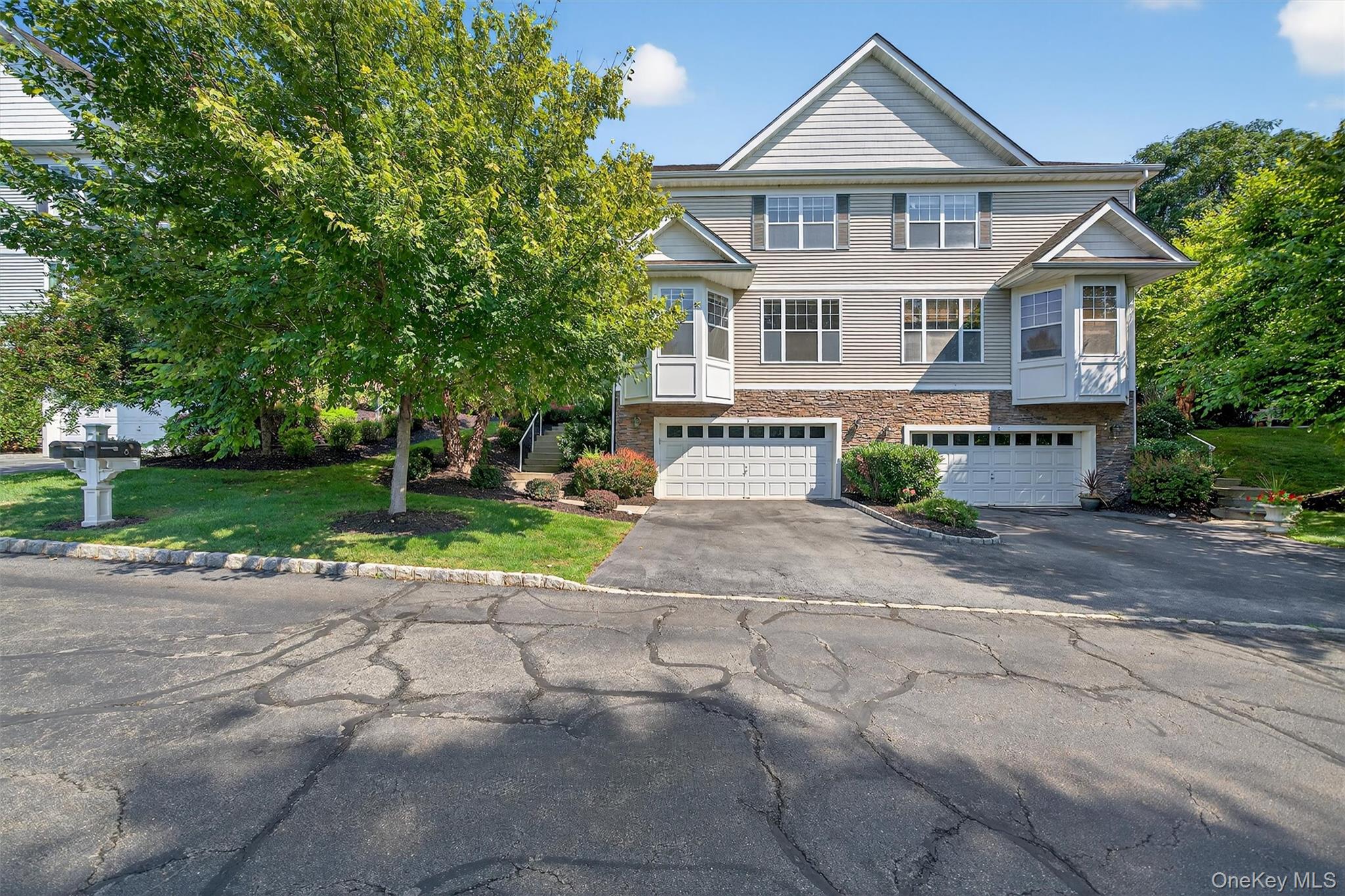 8 Green Court Property Photo 1