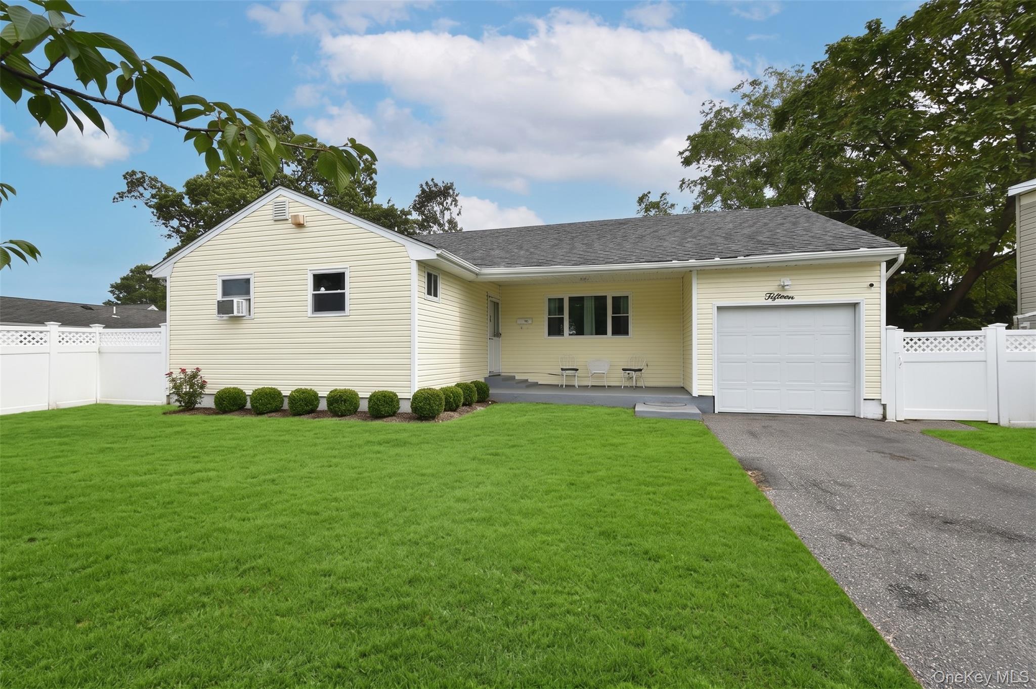 15 Center Avenue Property Photo 1