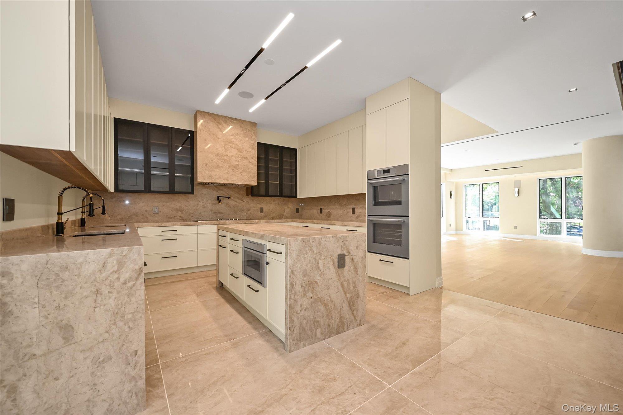 176-12 Kildare Road Property Photo 9