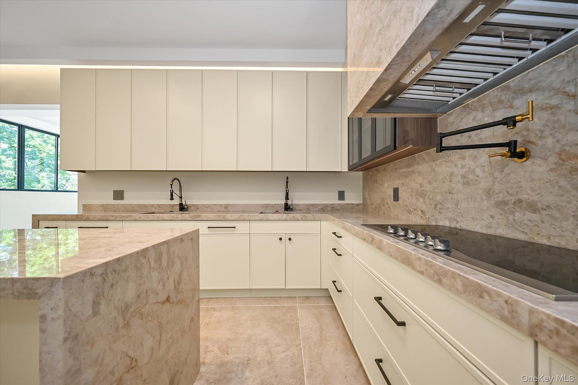 176-12 Kildare Road Property Photo 11