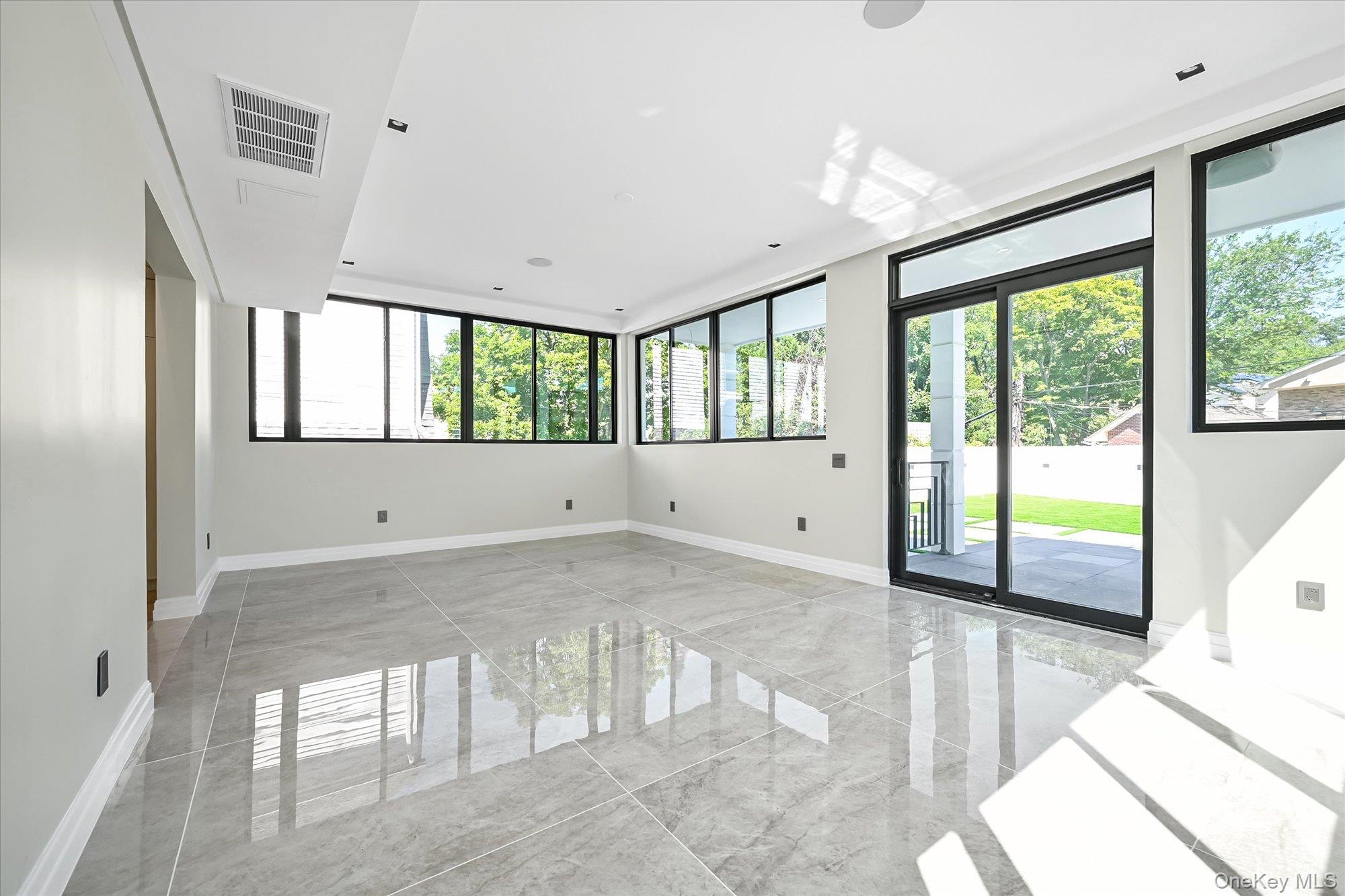 176-12 Kildare Road Property Photo 13