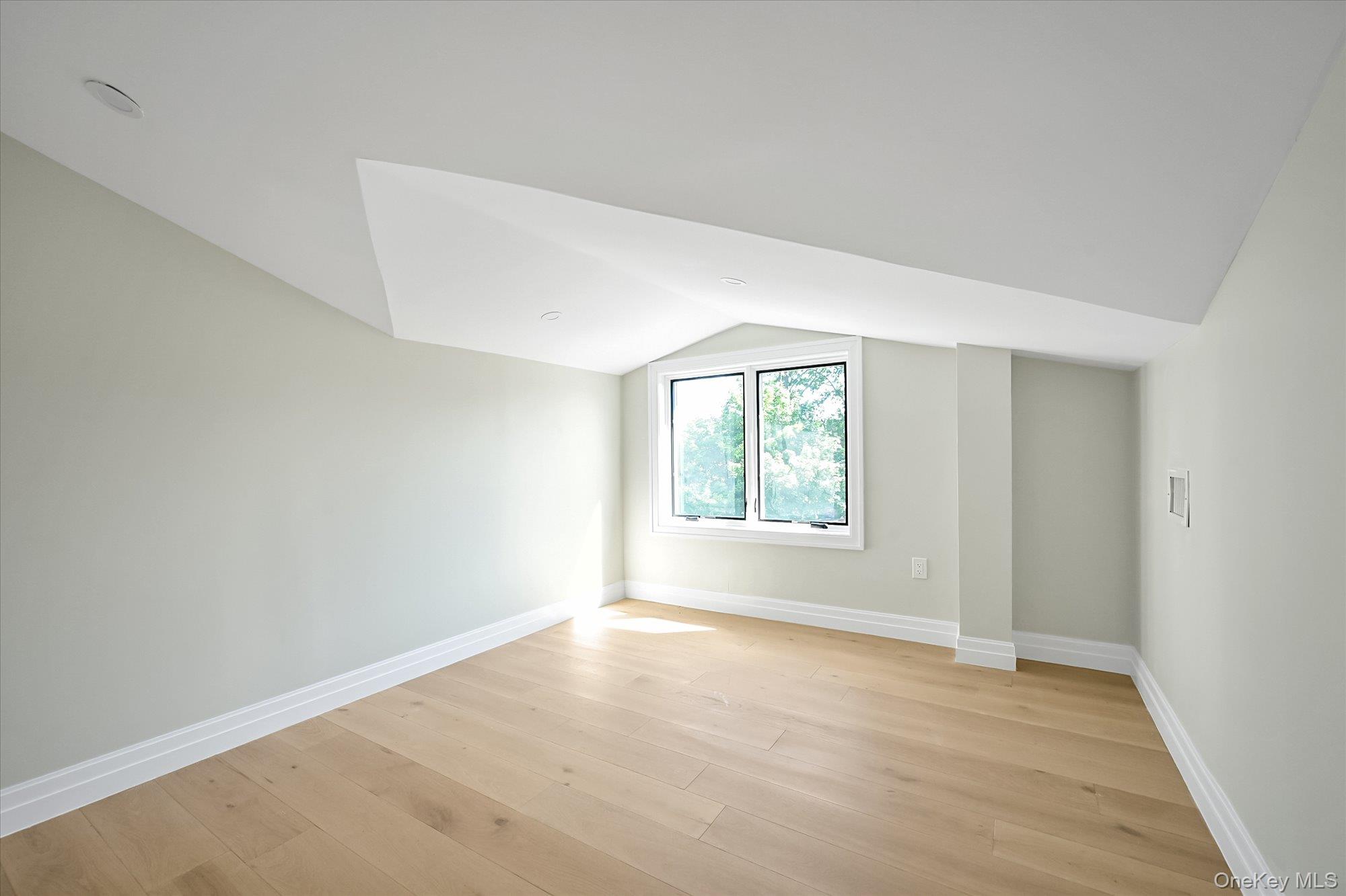 176-12 Kildare Road Property Photo 28