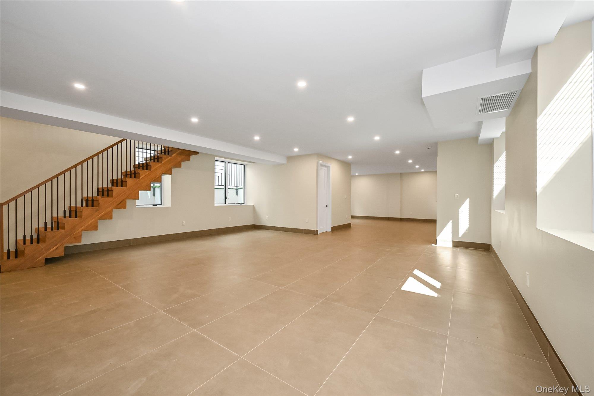 176-12 Kildare Road Property Photo 34