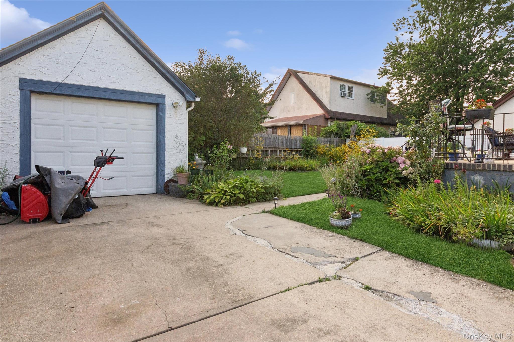 80 Dobson Avenue Property Photo 4