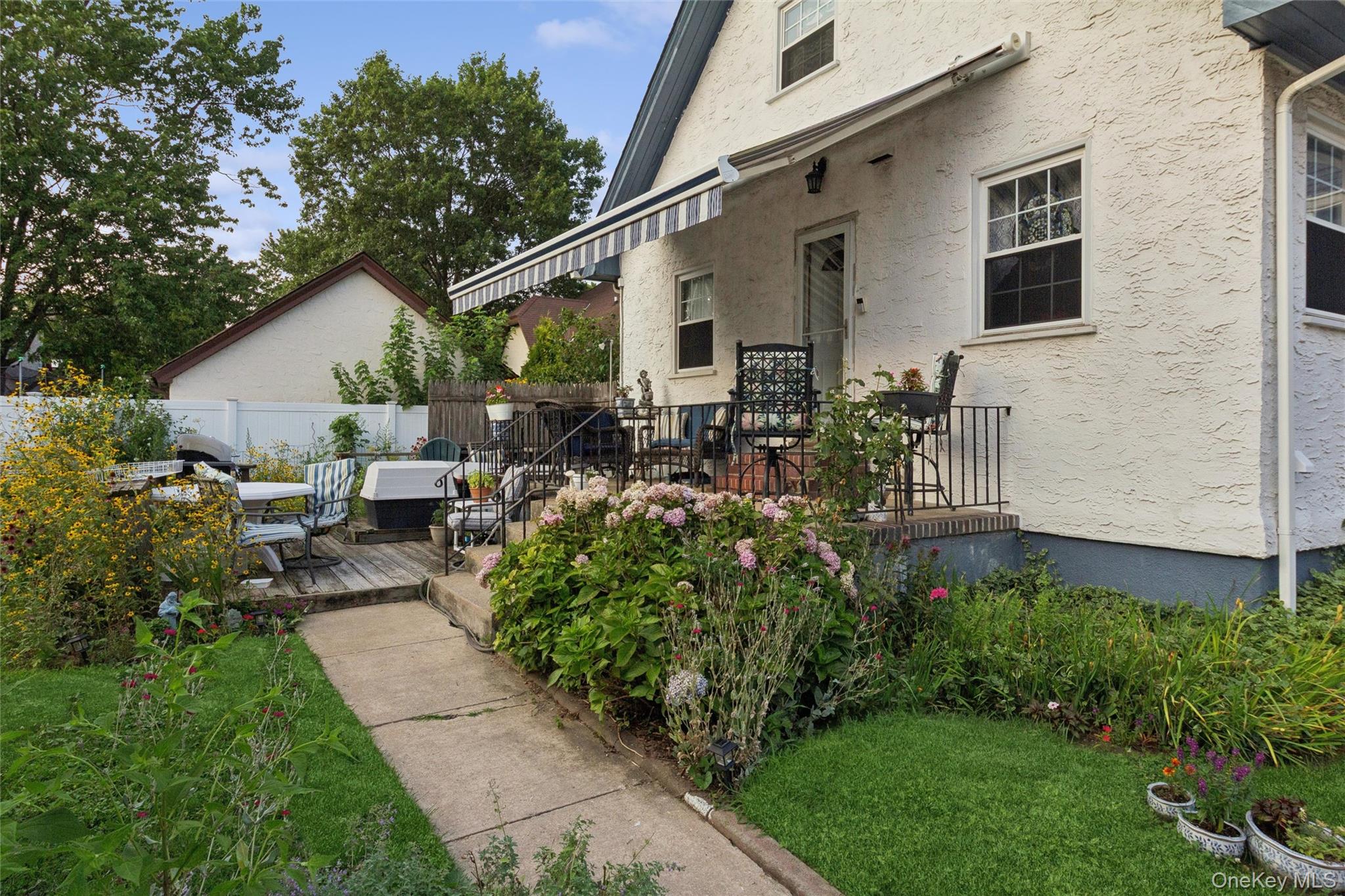 80 Dobson Avenue Property Photo 6