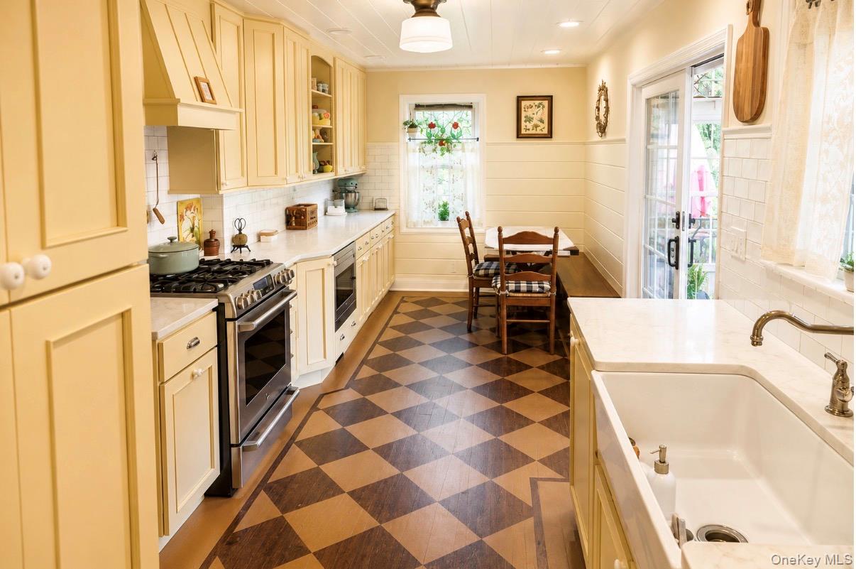 158 Wilson Avenue Property Photo 3