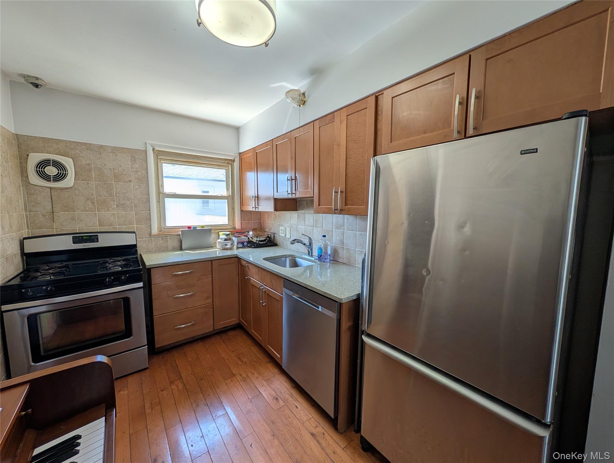 2944 Bayswater Avenue Property Photo 6