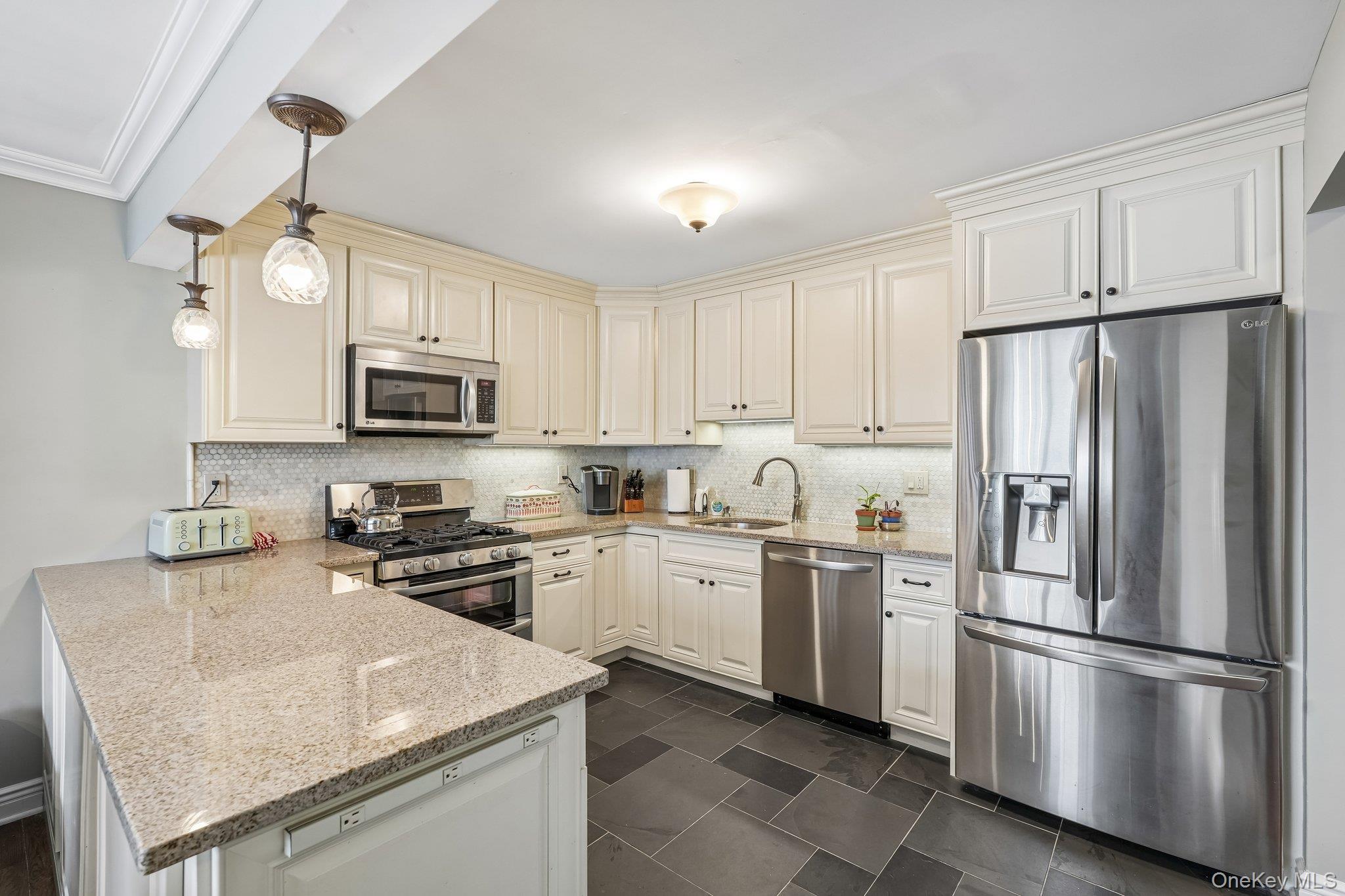 239 Parkside Drive Property Photo 10