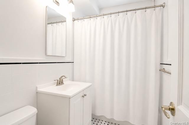 5620 Netherland Avenue 5d Property Photo 8