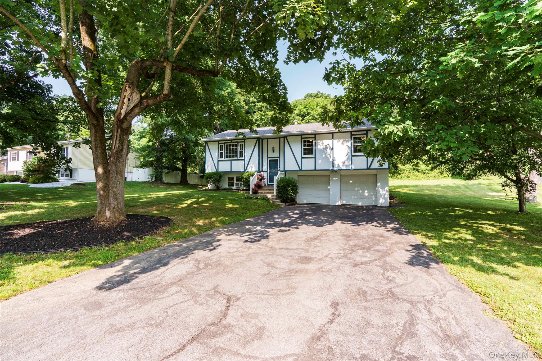 24 S Gate Drive Property Photo 3